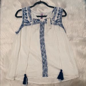 Francesca’s White Embroidered Tunic Sleeveless Top